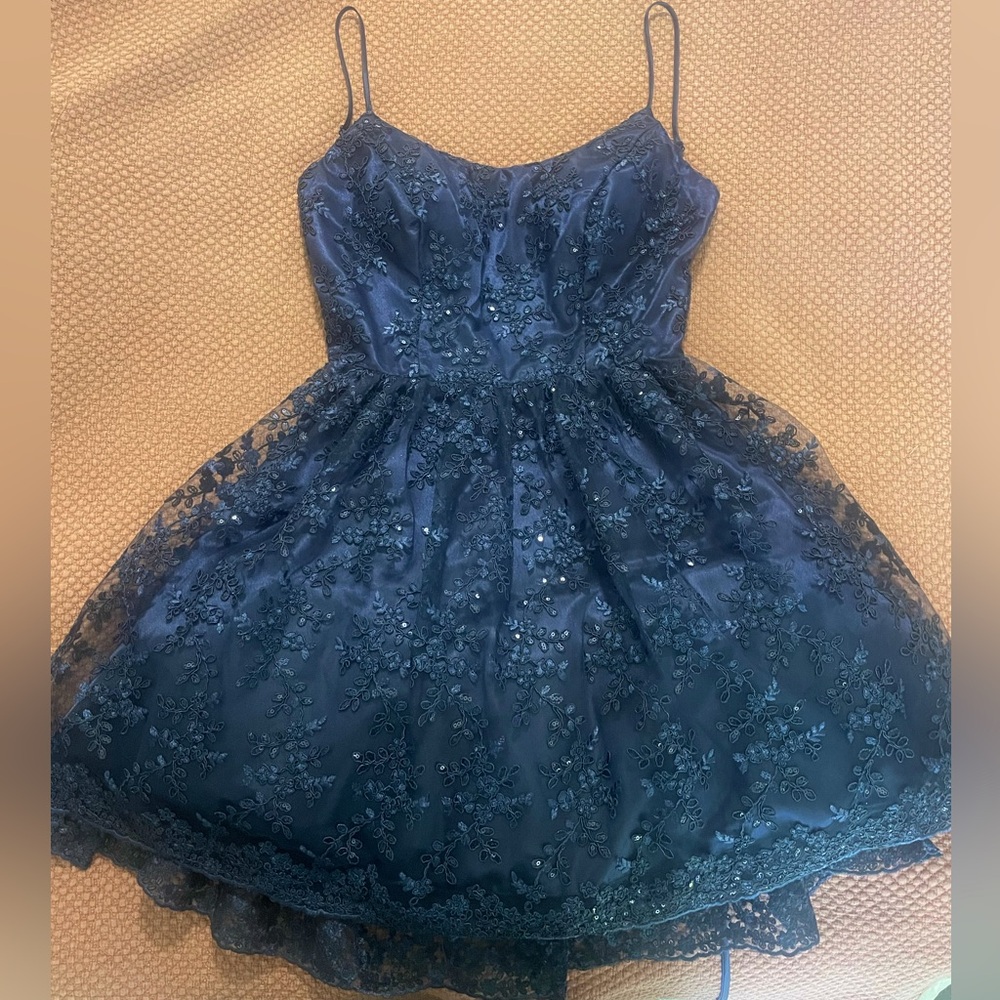 Dark blue, floral, flowy dress. Perfect for homecoming and parties. NWT
